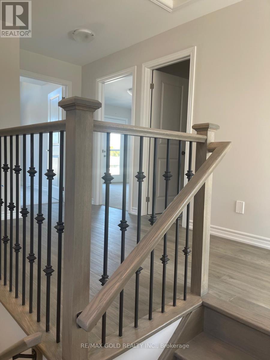 29 Laugher Avenue, Welland, Ontario  L3B 0N6 - Photo 2 - X12651200