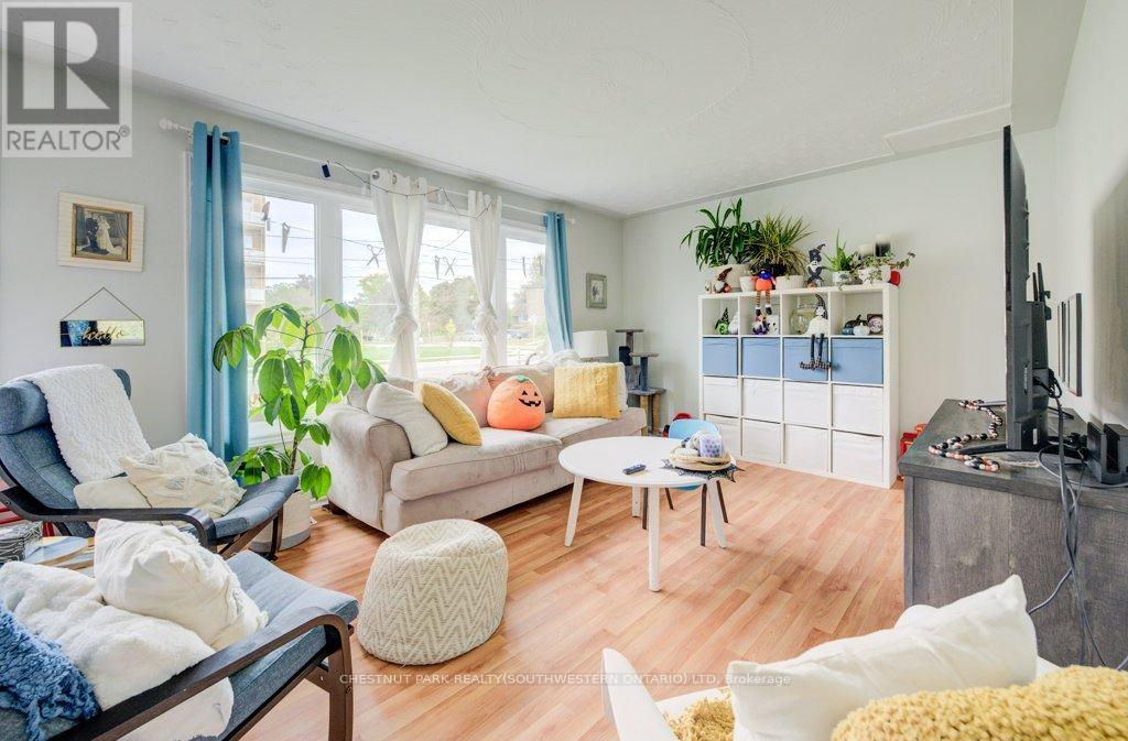 151 Franklin Street N, Kitchener, Ontario  N2A 1Y3 - Photo 3 - X12713736