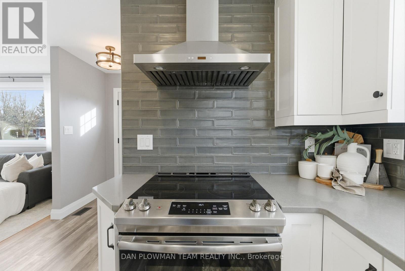 156 Spencer Street E, Cobourg, Ontario  K9A 1C4 - Photo 10 - X12713746