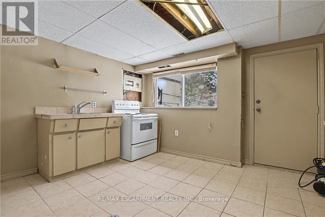 37 Sunrise Crescent, Hamilton, Ontario  L9H 3S1 - Photo 35 - X12713784