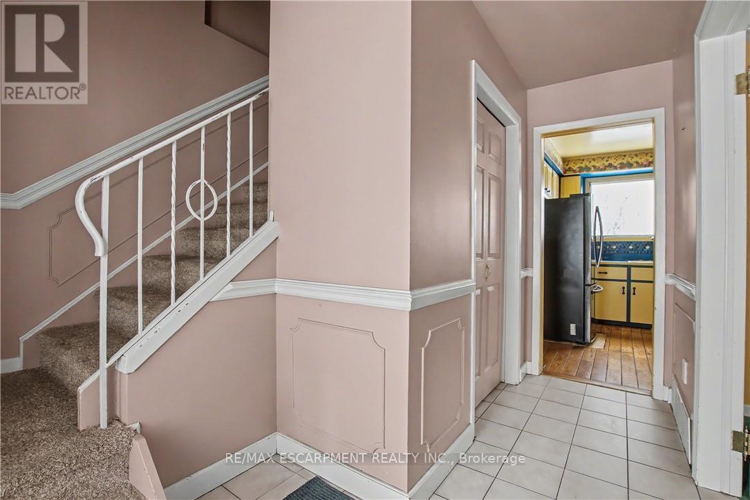 37 Sunrise Crescent, Hamilton, Ontario  L9H 3S1 - Photo 6 - X12713784