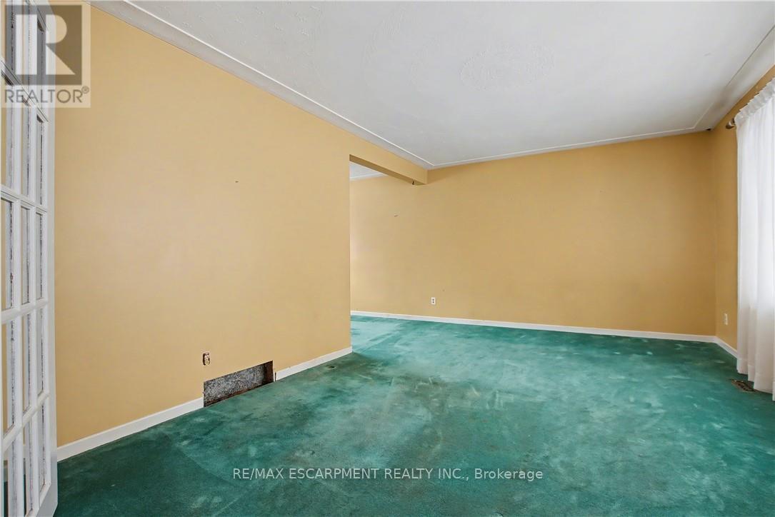 37 Sunrise Crescent, Hamilton, Ontario  L9H 3S1 - Photo 7 - X12713784