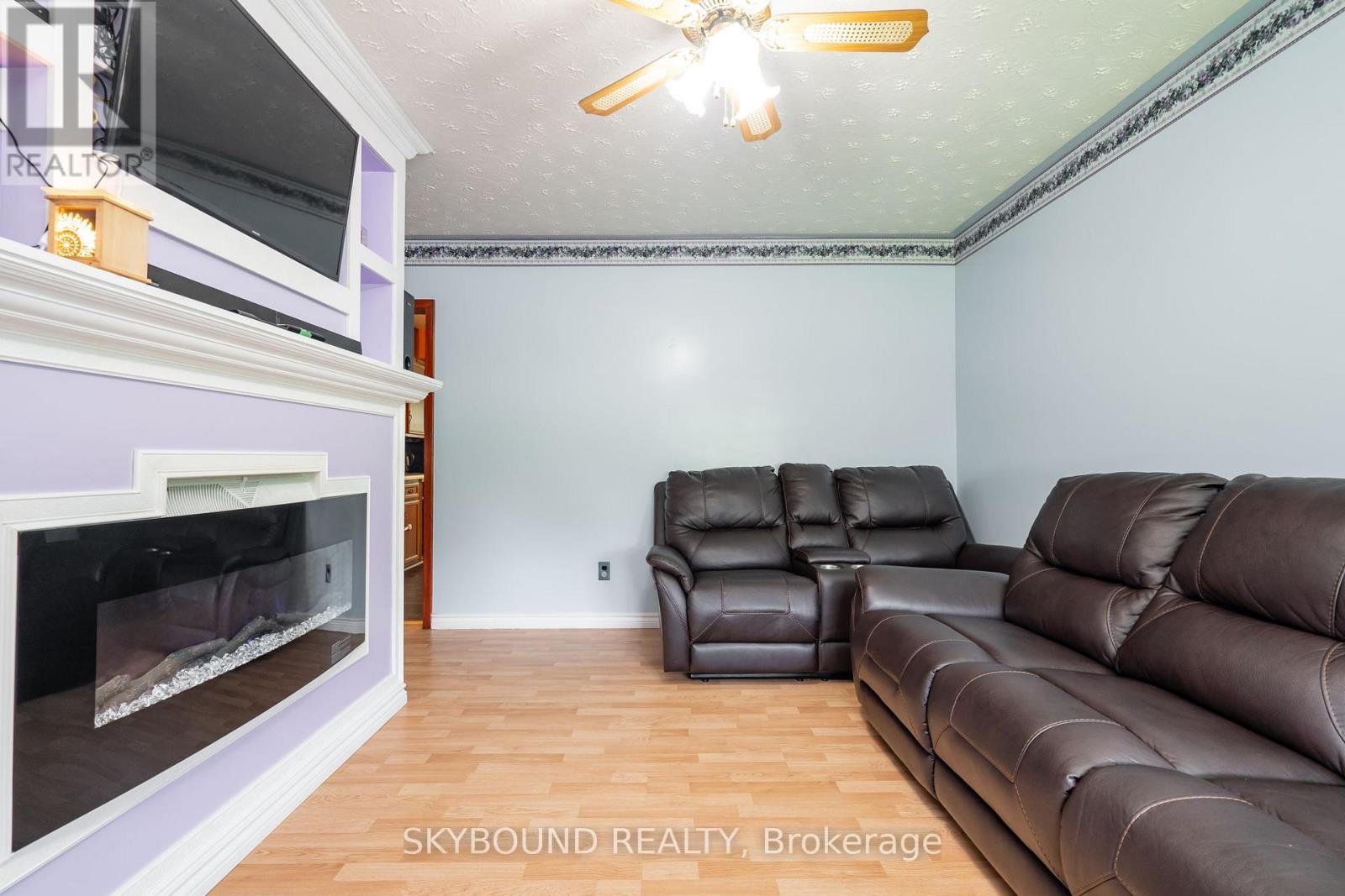 277 Hillside Drive, Woodstock, Ontario N4S 2T9 - Photo 5 - X12713814