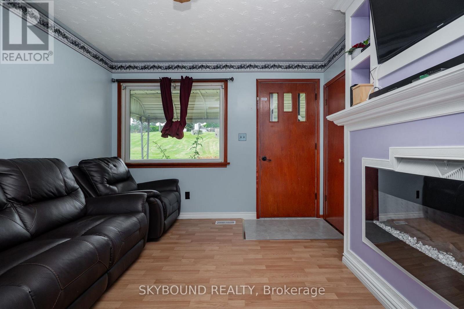 277 Hillside Drive, Woodstock, Ontario N4S 2T9 - Photo 7 - X12713814