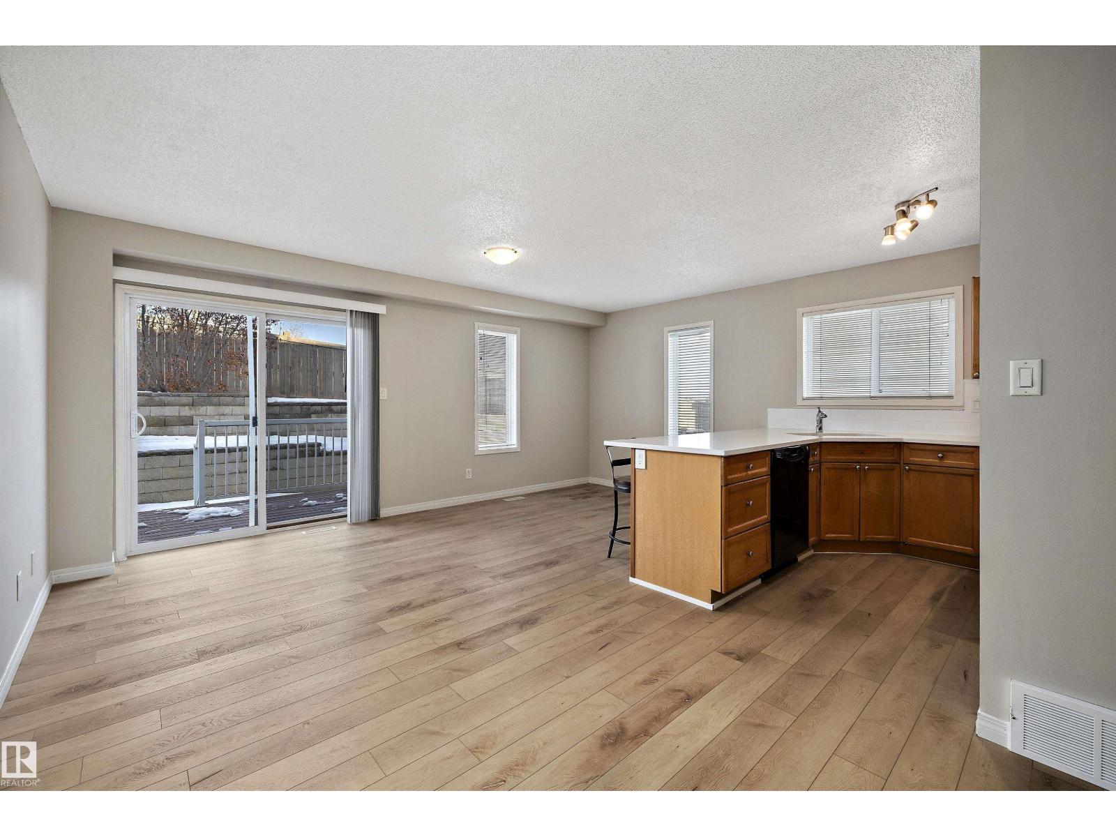 #5 130 Hyndman Cr Nw, Edmonton, Alberta  T5A 0E8 - Photo 7 - E4470560