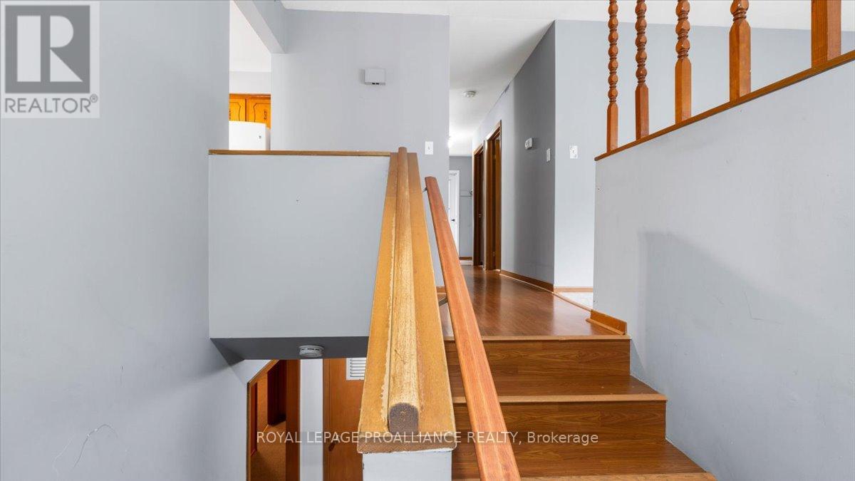 14 Connolly Avenue, Quinte West, Ontario  K8V 5T4 - Photo 3 - X12712746