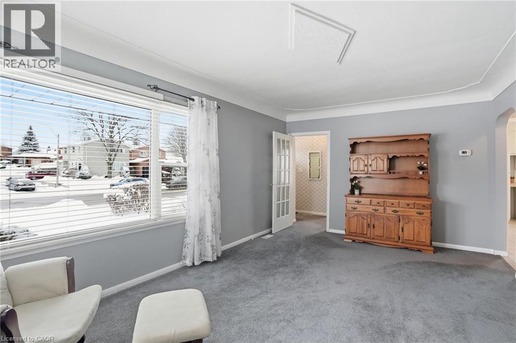 363 Limeridge Road E, Hamilton, Ontario  L9A 2S8 - Photo 8 - 40797851