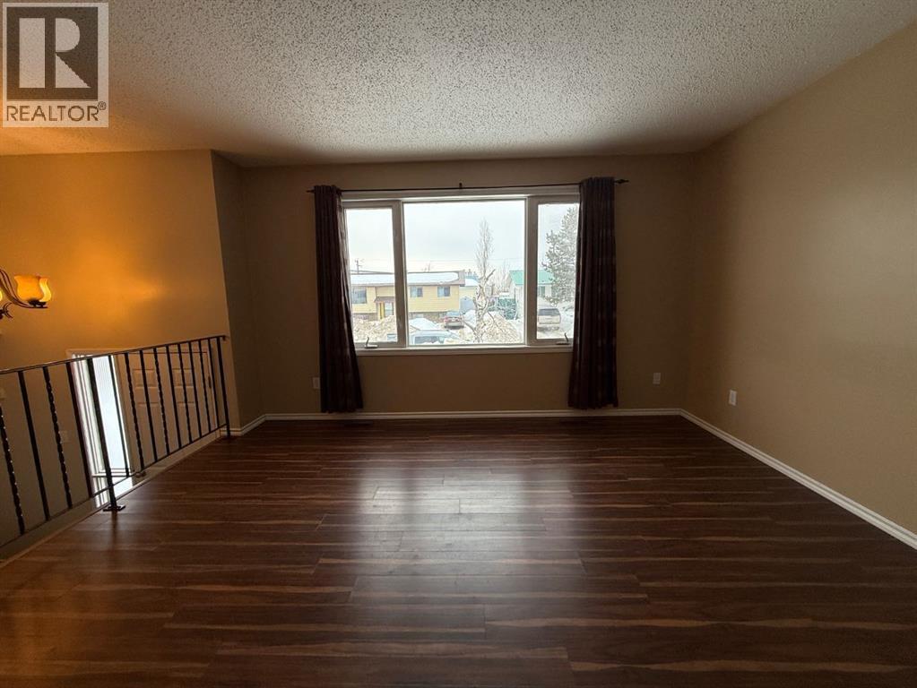 5004 43rd Street, High Prairie, Alberta  T0G 1E0 - Photo 4 - A2280284