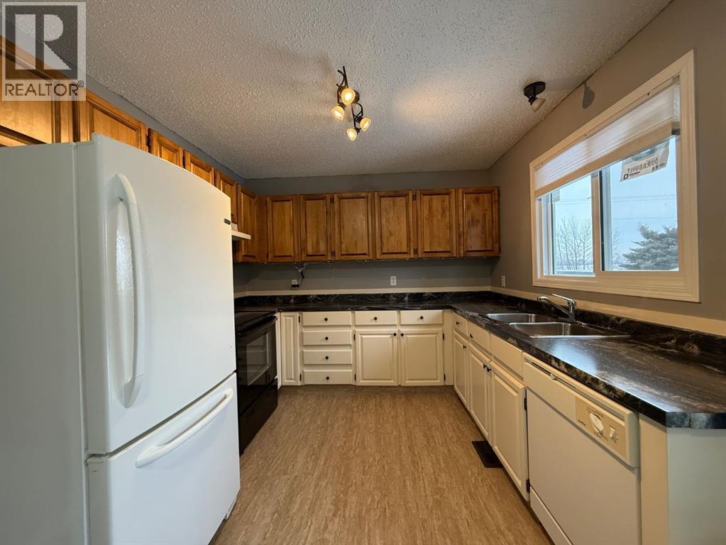 5004 43rd Street, High Prairie, Alberta  T0G 1E0 - Photo 7 - A2280284