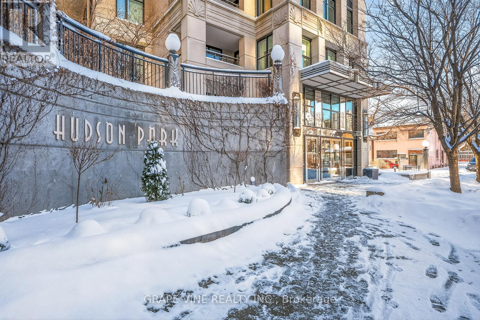 1405 - 245 Kent Street, Ottawa, Ontario  K2P 0A5 - Photo 3 - X12713950