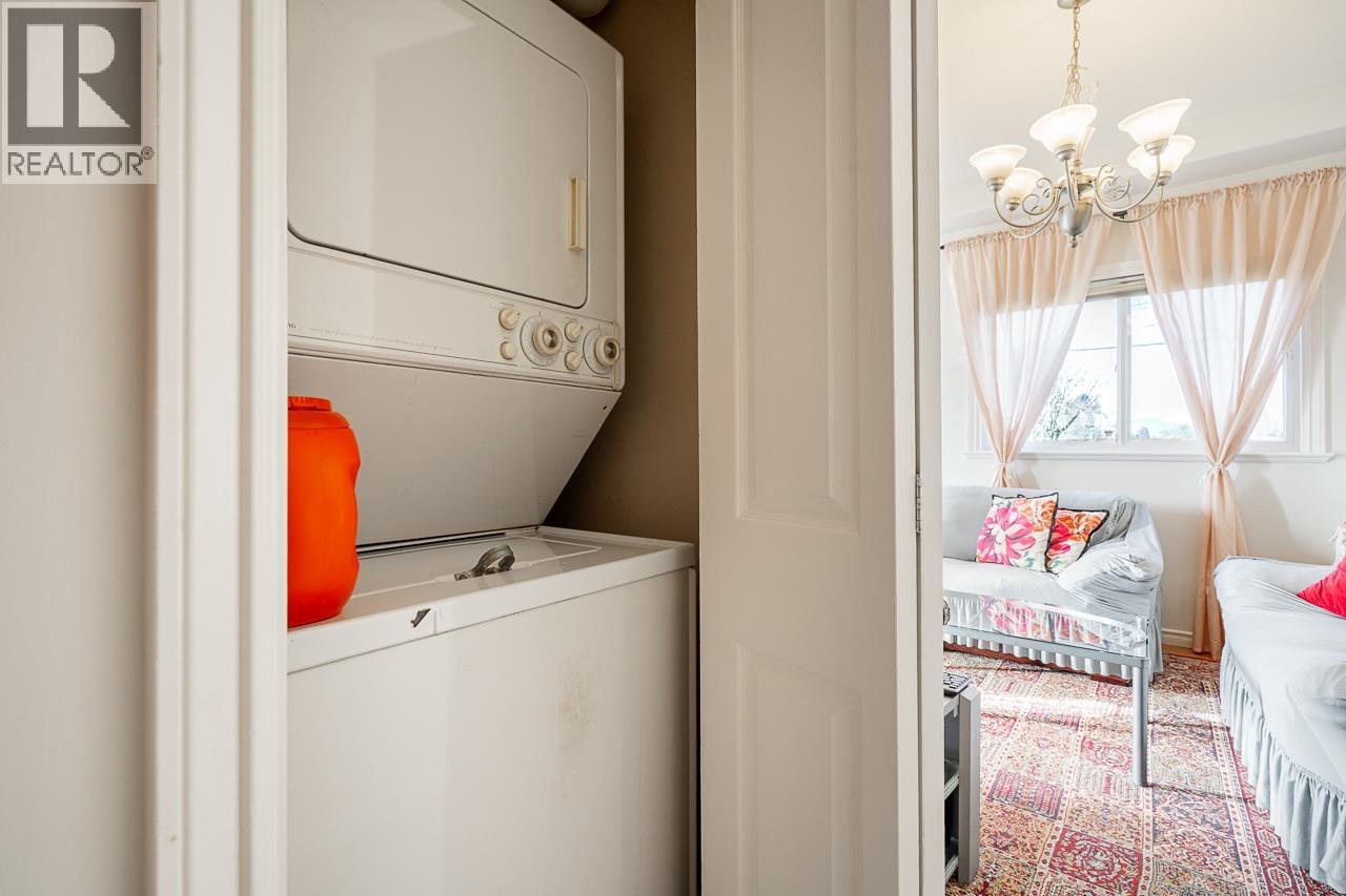 6980 Humphries Avenue, Burnaby, British Columbia  V5E 4N4 - Photo 10 - R3081252