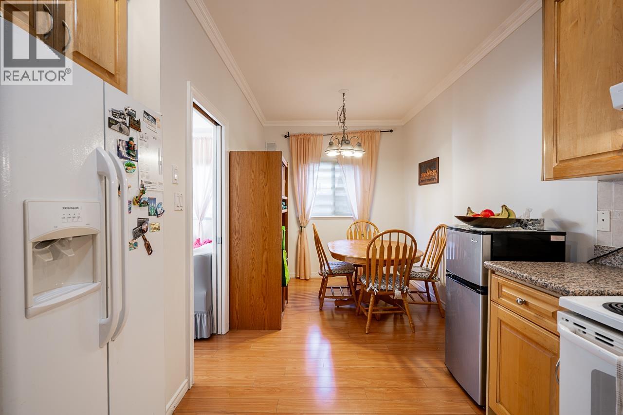 6980 Humphries Avenue, Burnaby, British Columbia  V5E 4N4 - Photo 8 - R3081252