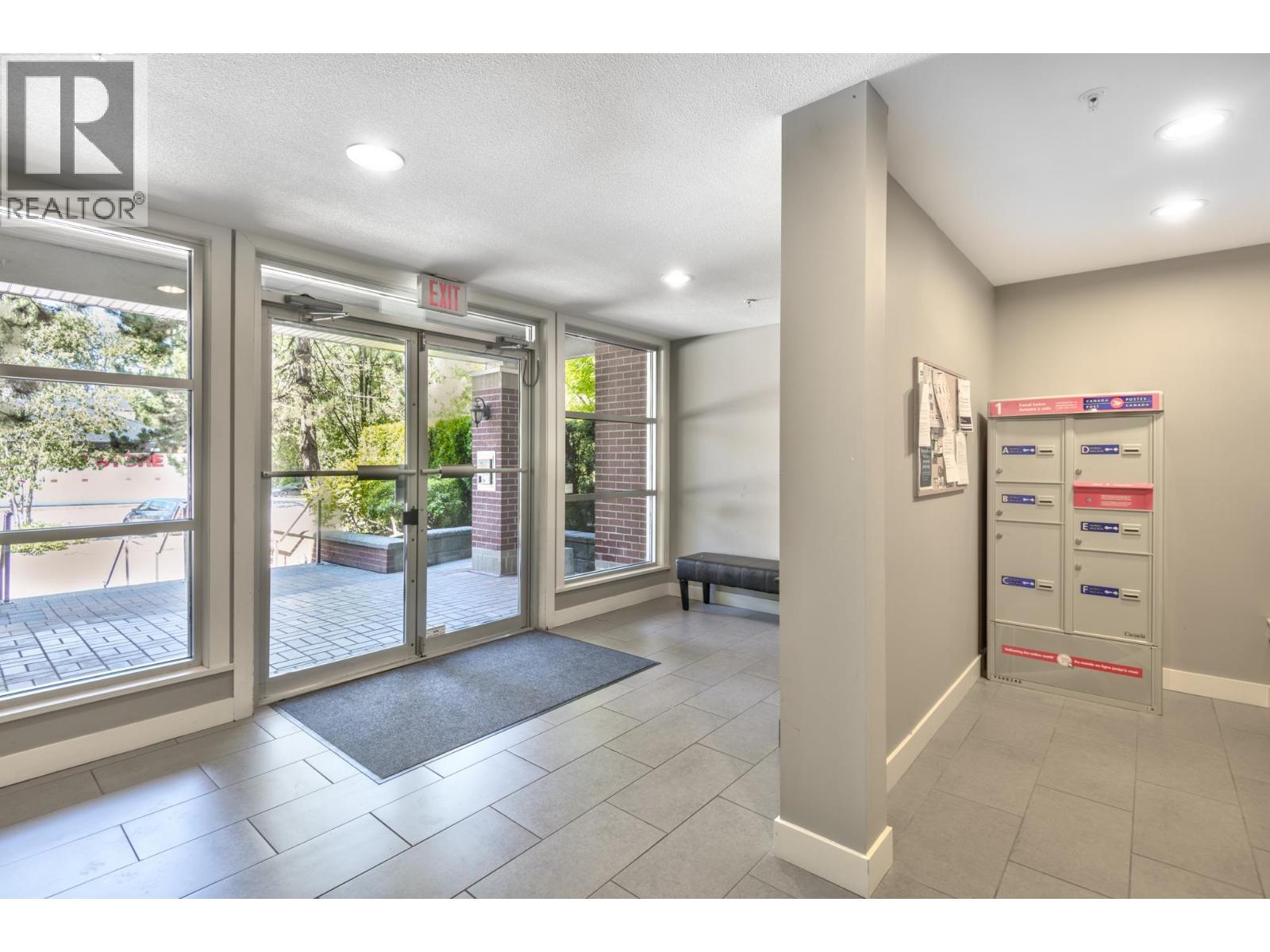 302 3240 St Johns Street, Port Moody, British Columbia  V3H 0C1 - Photo 3 - R3081264