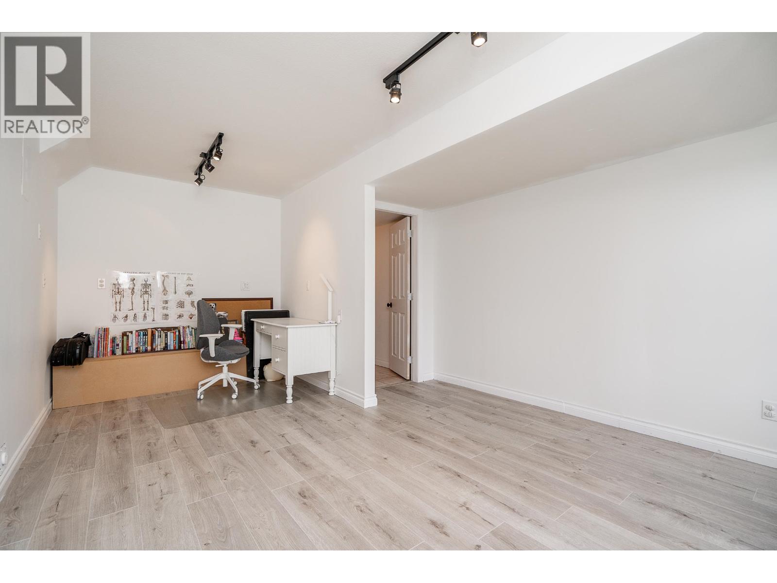 32 2979 Panorama Drive, Coquitlam, British Columbia  V3E 2W8 - Photo 30 - R3081271