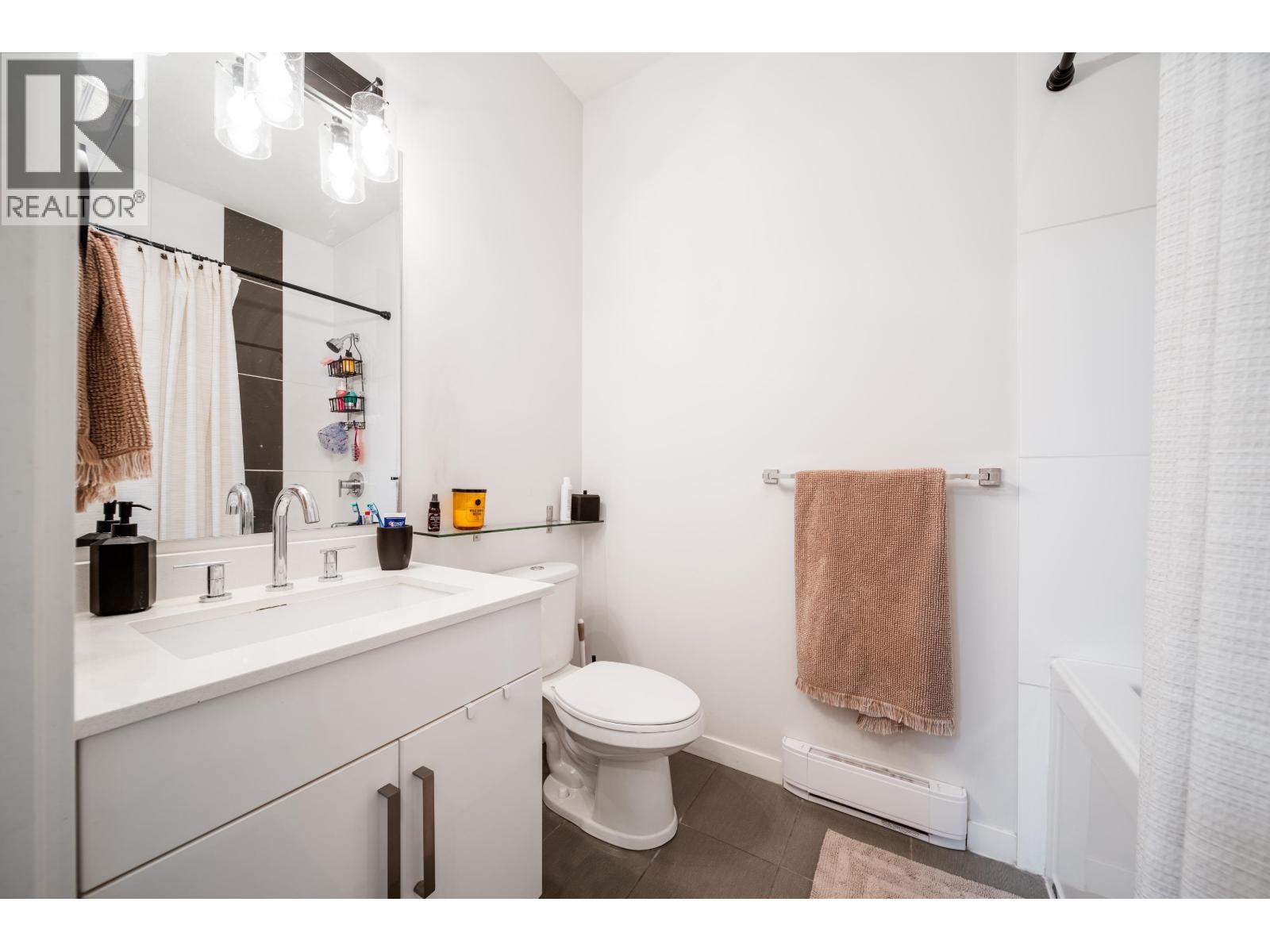 Ph2 885 Salsbury Drive, Vancouver, British Columbia  V5L 4A3 - Photo 14 - R3081272