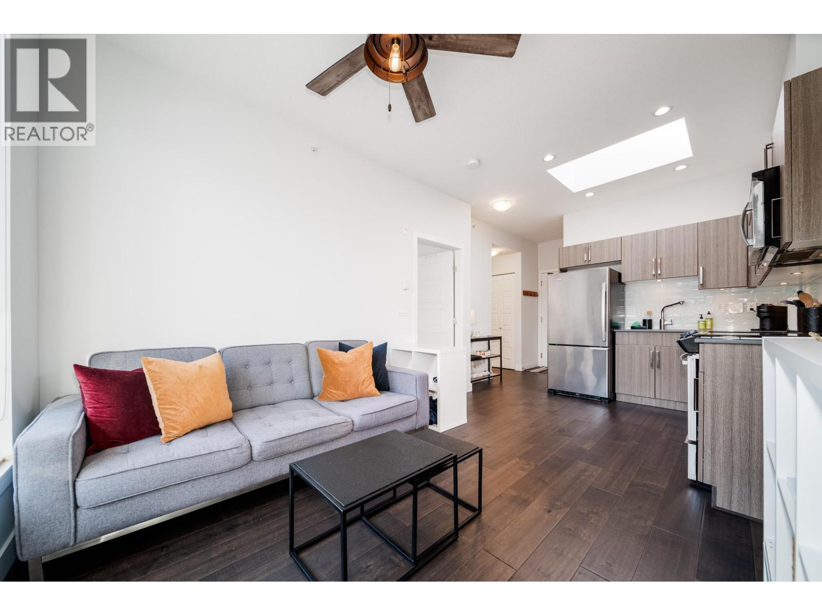 Ph2 885 Salsbury Drive, Vancouver, British Columbia  V5L 4A3 - Photo 4 - R3081272