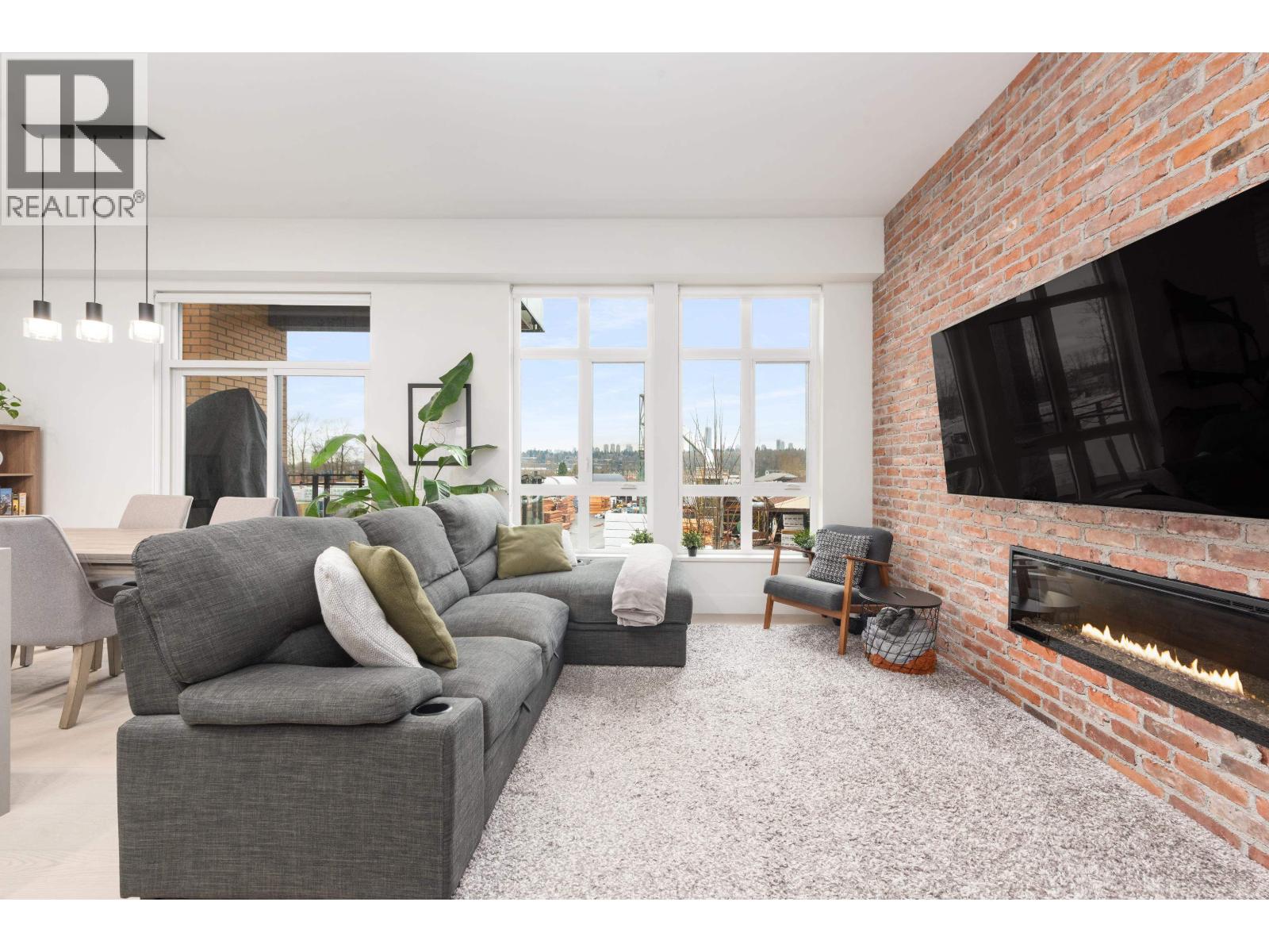 303 300 Salter Street, New Westminster, British Columbia  V3M 0L9 - Photo 3 - R3081275