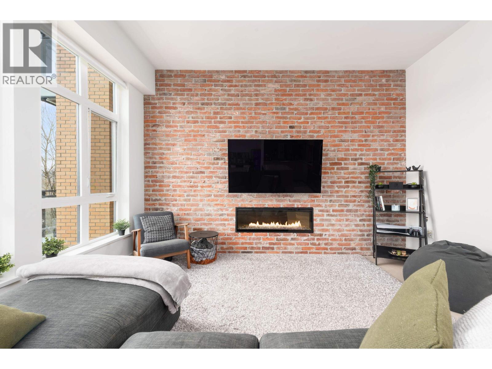 303 300 Salter Street, New Westminster, British Columbia  V3M 0L9 - Photo 4 - R3081275