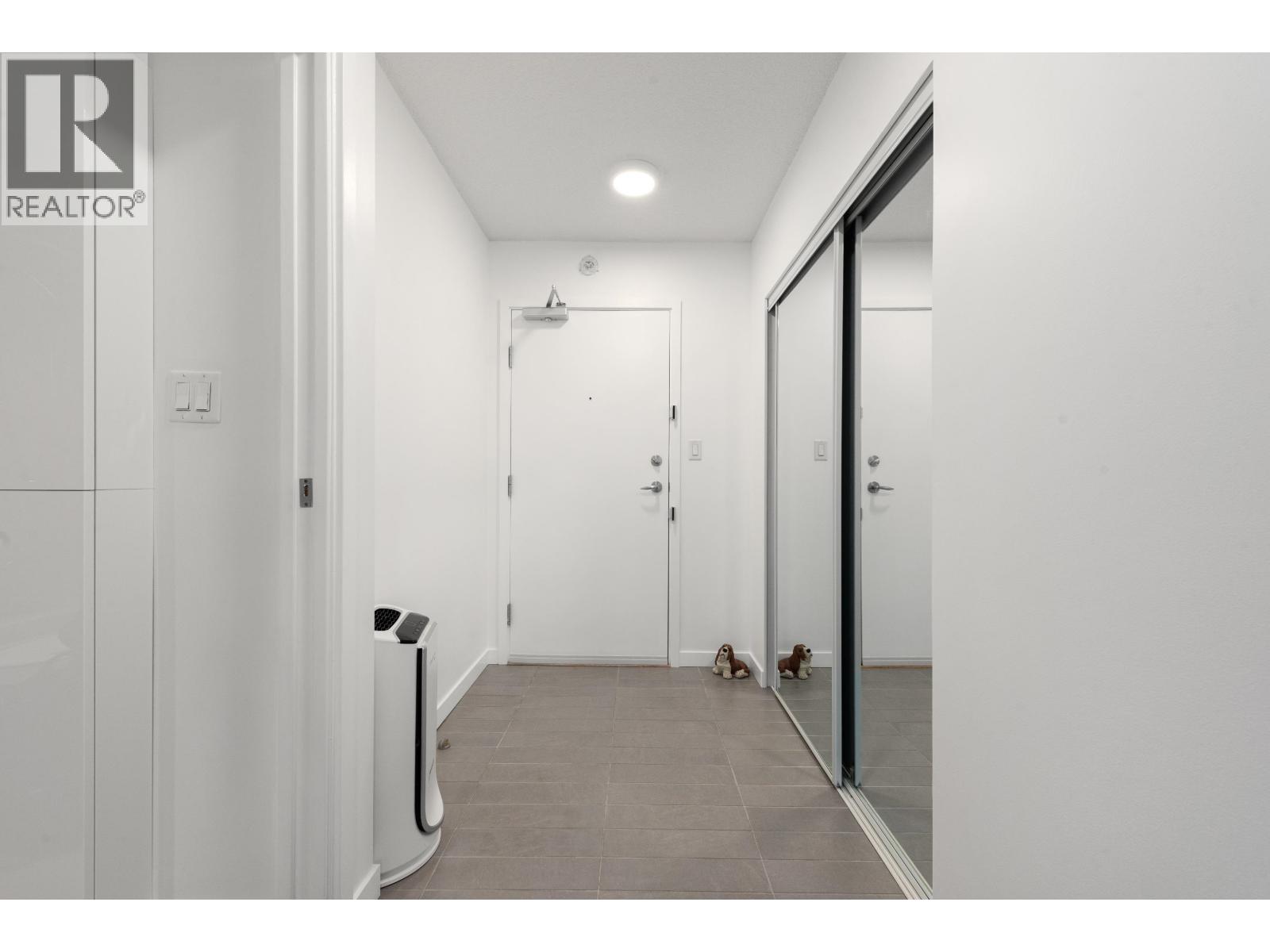 1711 788 Hamilton Street, Vancouver, British Columbia  V6B 0E9 - Photo 3 - R3081278