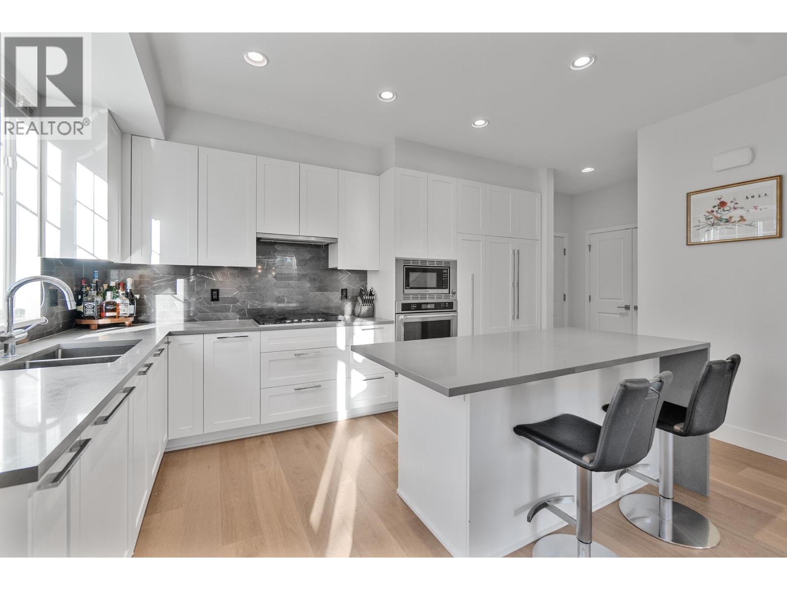 9 3306 Princeton Avenue, Coquitlam, British Columbia  V3E 0M9 - Photo 9 - R3081295