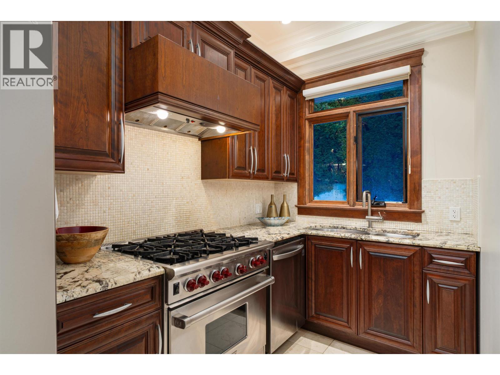 2673 Finch Hill, West Vancouver, British Columbia  V7S 3H3 - Photo 10 - R3081277