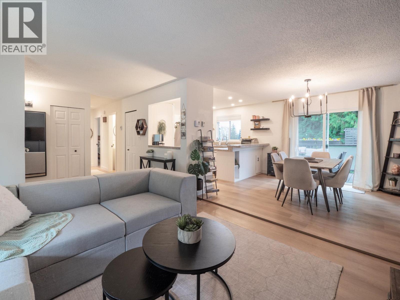 617 Gower Point Road, Gibsons, British Columbia  V0N 1V8 - Photo 1 - R3081286