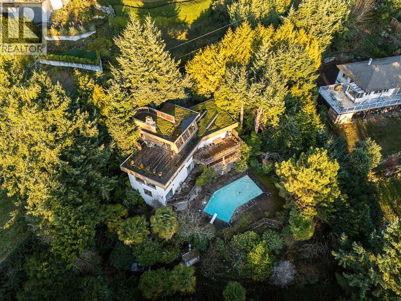 5970 Condor Place, West Vancouver, British Columbia  V7W 1W4 - Photo 2 - R3081306