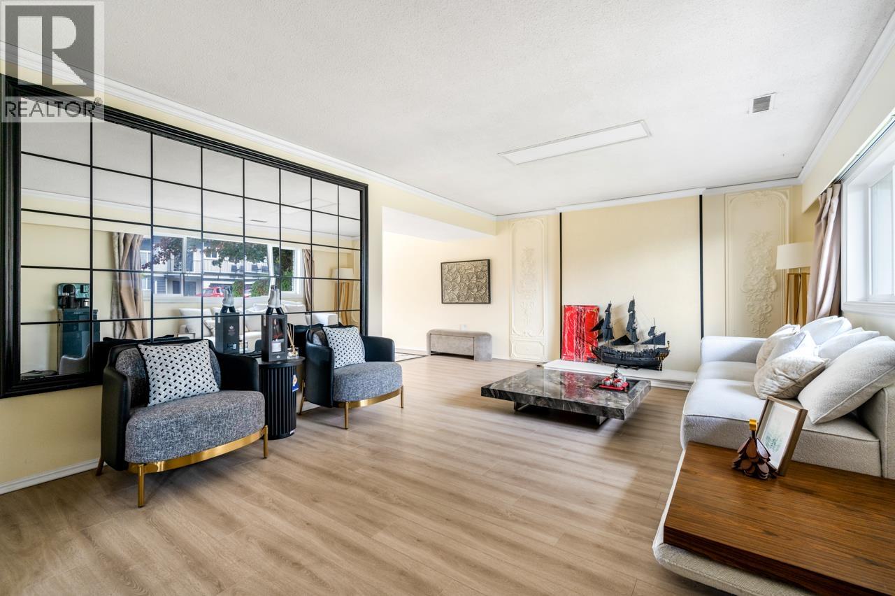 10864 Springmont Gate, Richmond, British Columbia  V7E 1Y4 - Photo 3 - R3081308