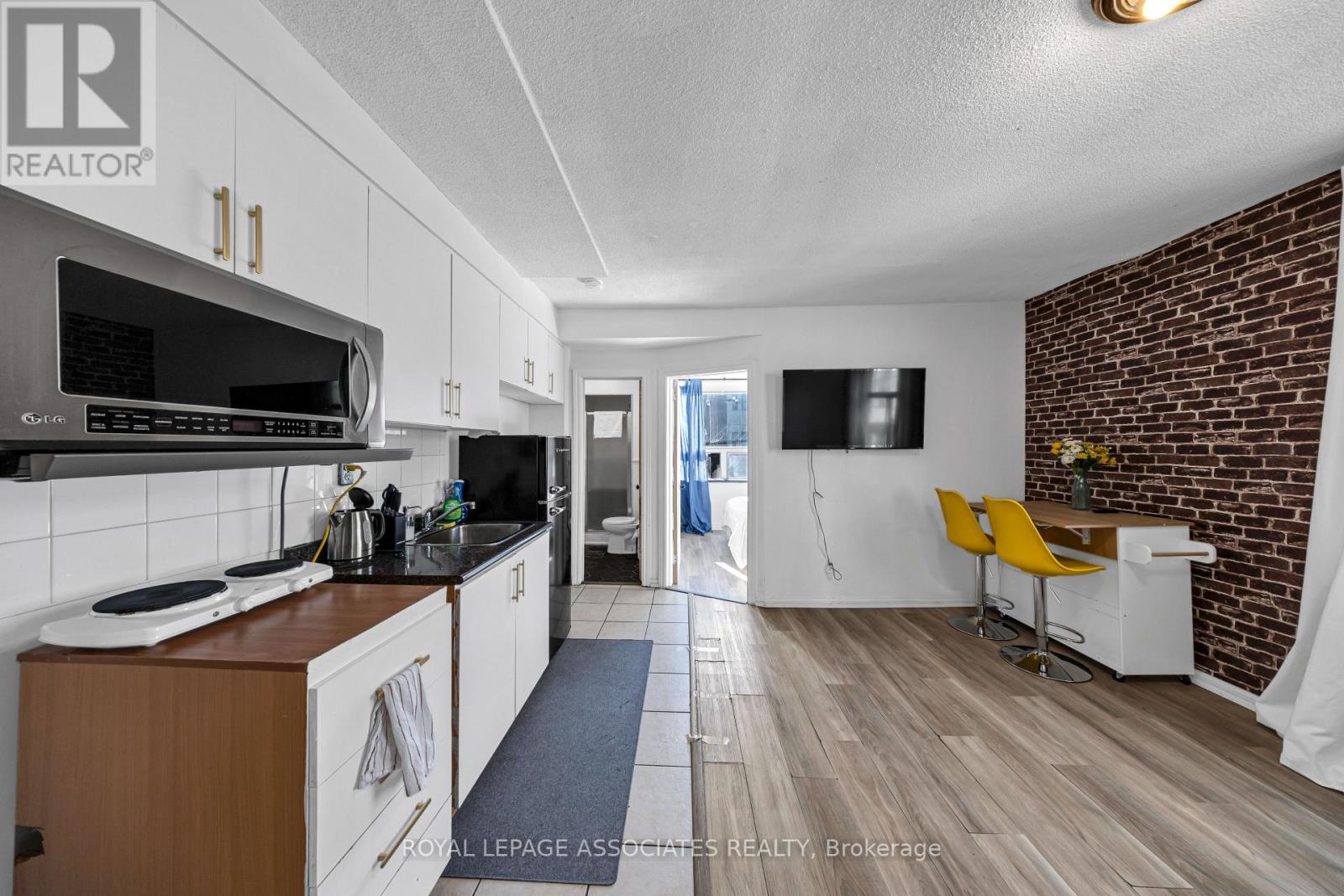 1532 Dundas Street W, Toronto, Ontario  M6K 1T5 - Photo 4 - C12713922