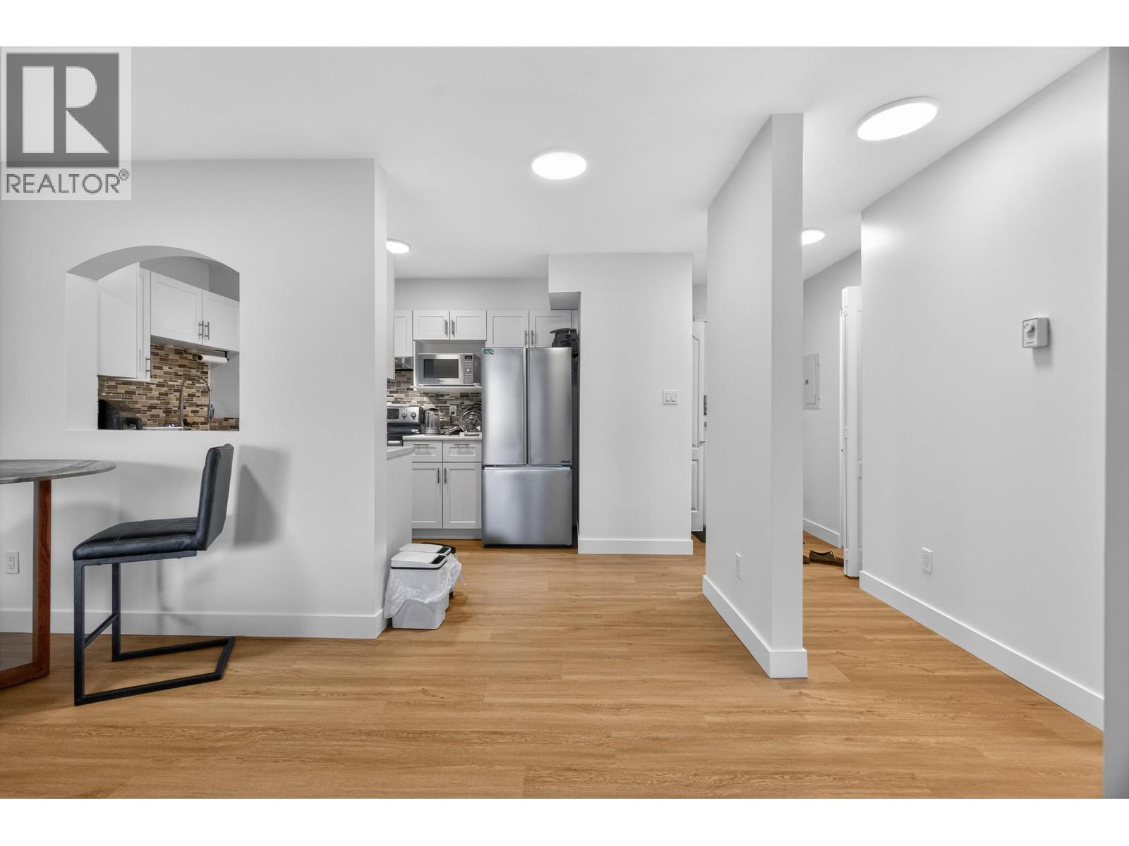 303 3738 Norfolk Street, Burnaby, British Columbia  V5G 4V4 - Photo 12 - R3081203