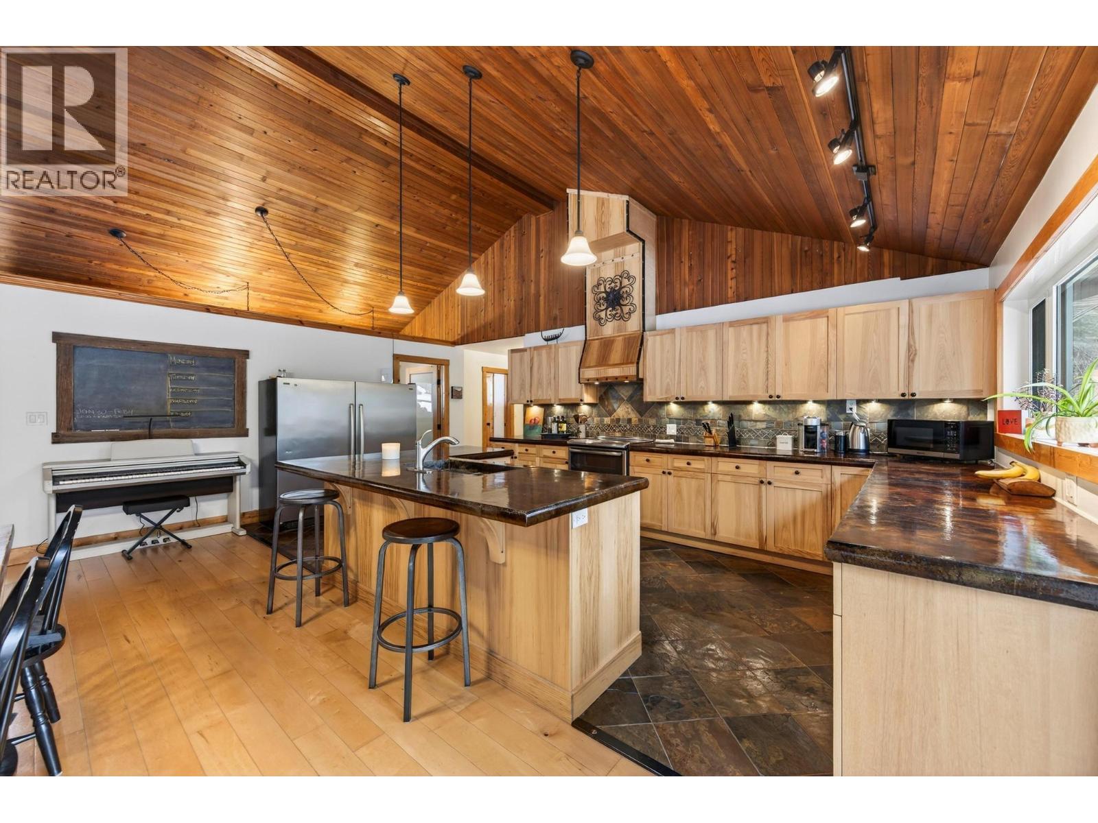 761 Golden Donald Upper Road, Golden, British Columbia  V0A 1H1 - Photo 11 - 10373340