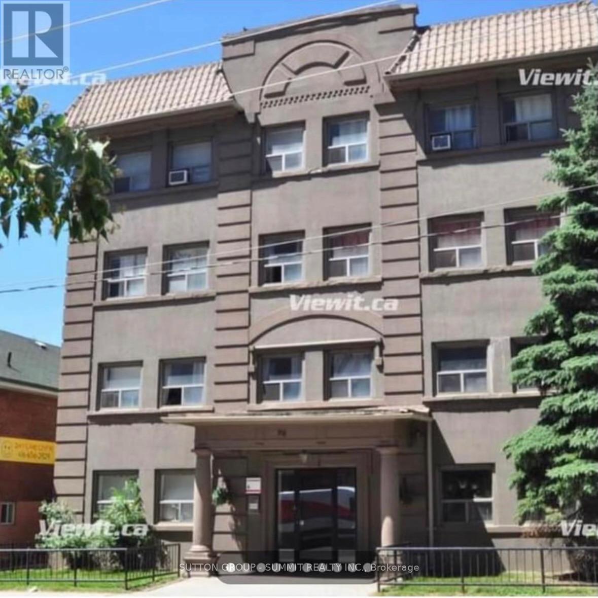 <div class="slider-price">$1,550 Monthly</div><p>108 - 98 Vaughan Road, Toronto, Ontario</p>