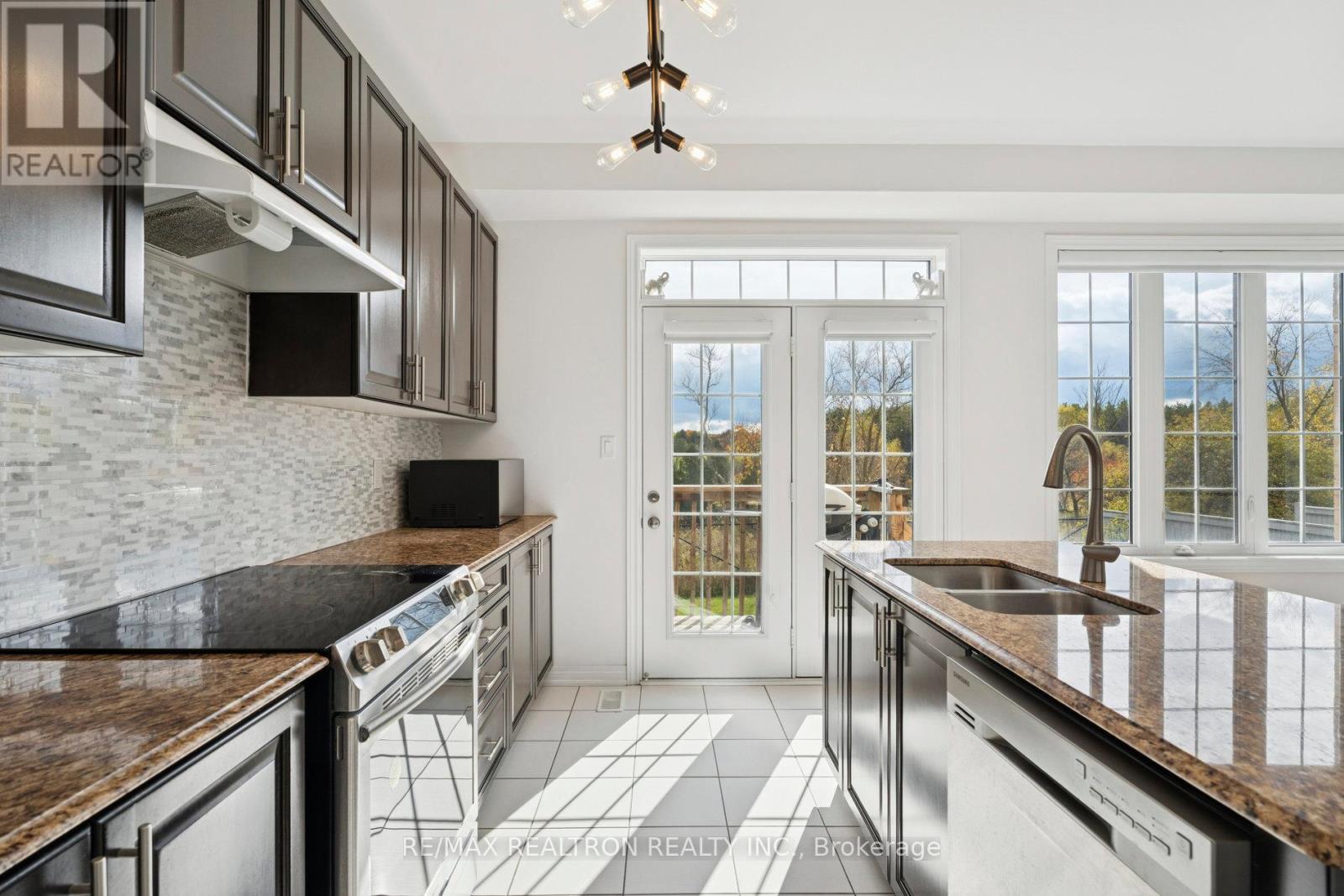 35 Webb Trail, New Tecumseth, Ontario  L0G 1W0 - Photo 15 - N12713888