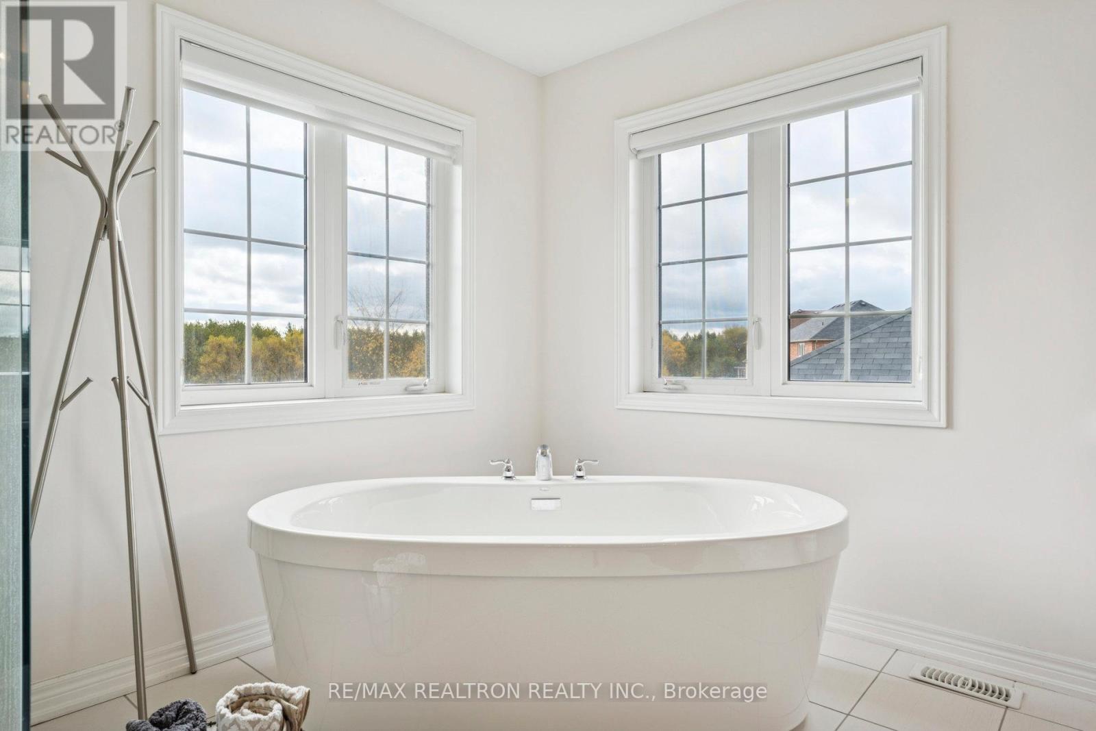 35 Webb Trail, New Tecumseth, Ontario  L0G 1W0 - Photo 28 - N12713888