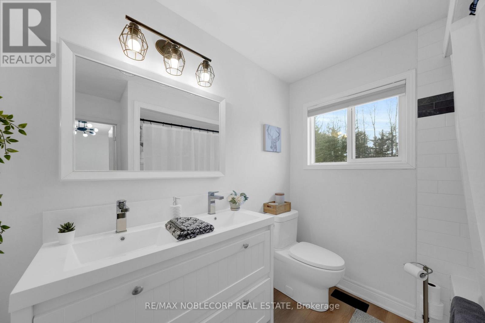 76 Edenbridge Drive, Essa, Ontario  L3W 0K8 - Photo 13 - N12713890