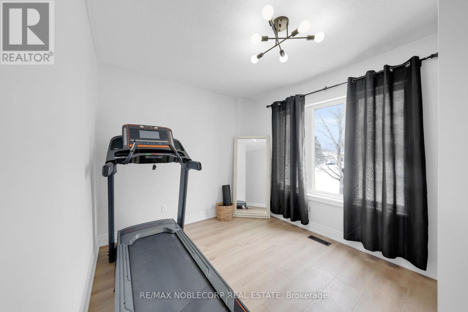 76 Edenbridge Drive, Essa, Ontario  L3W 0K8 - Photo 16 - N12713890