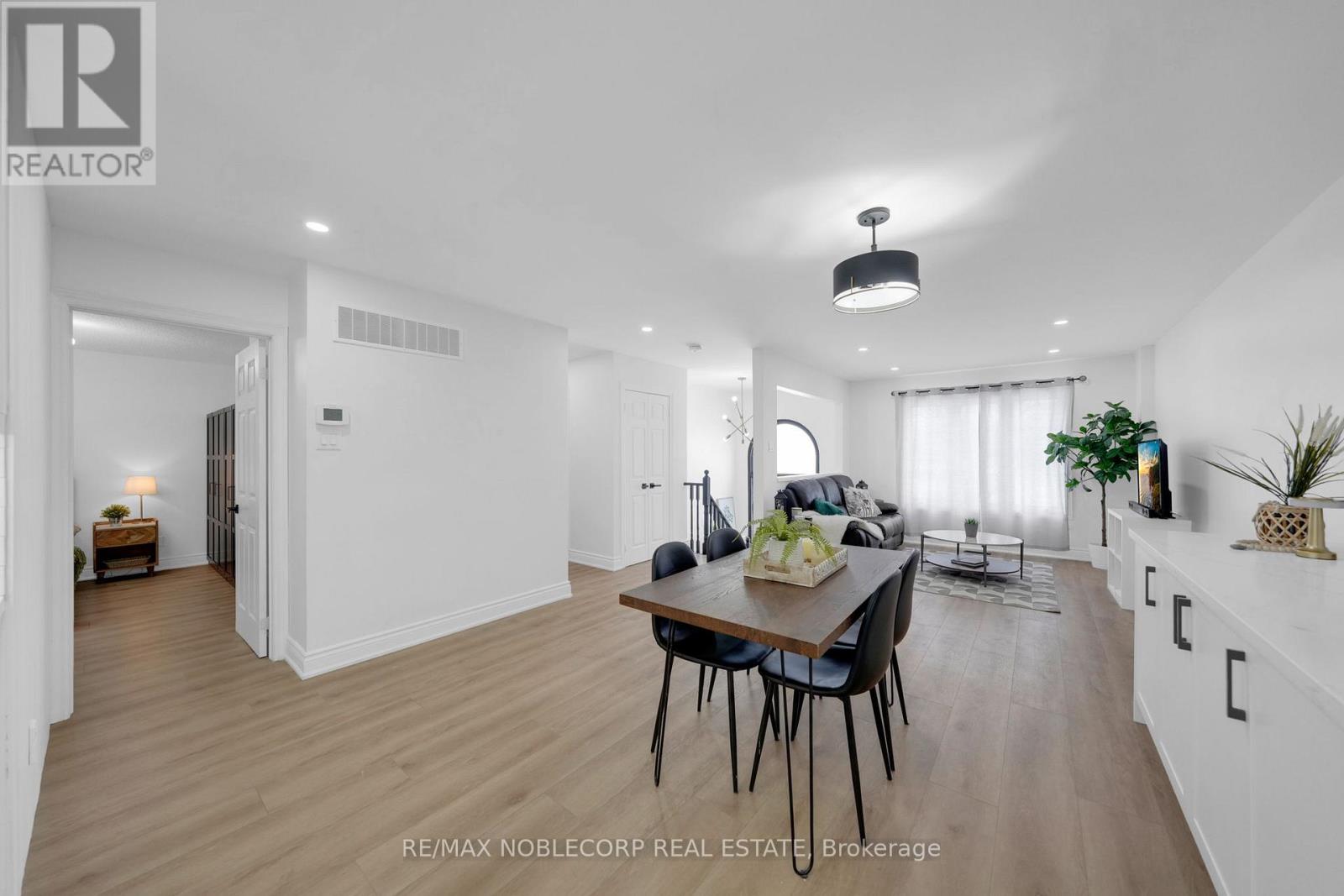 76 Edenbridge Drive, Essa, Ontario  L3W 0K8 - Photo 8 - N12713890