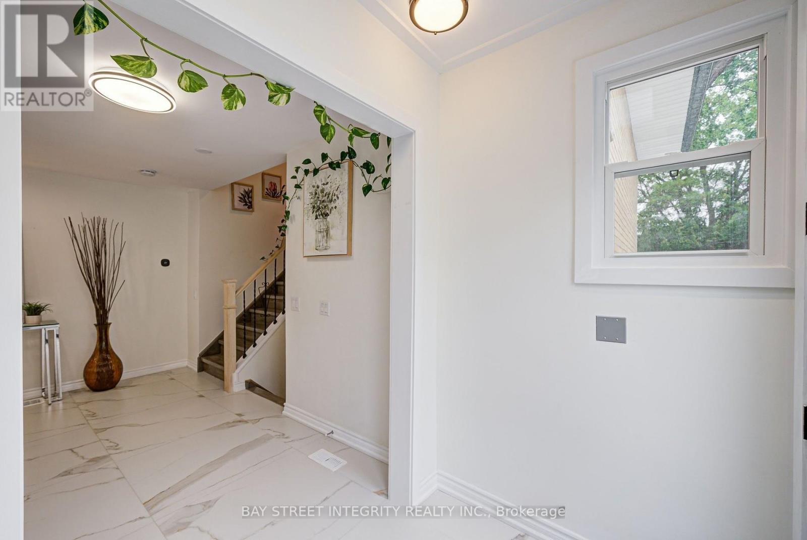 16 Arrowflight Drive, Markham, Ontario  L3P 1S1 - Photo 5 - N12713930