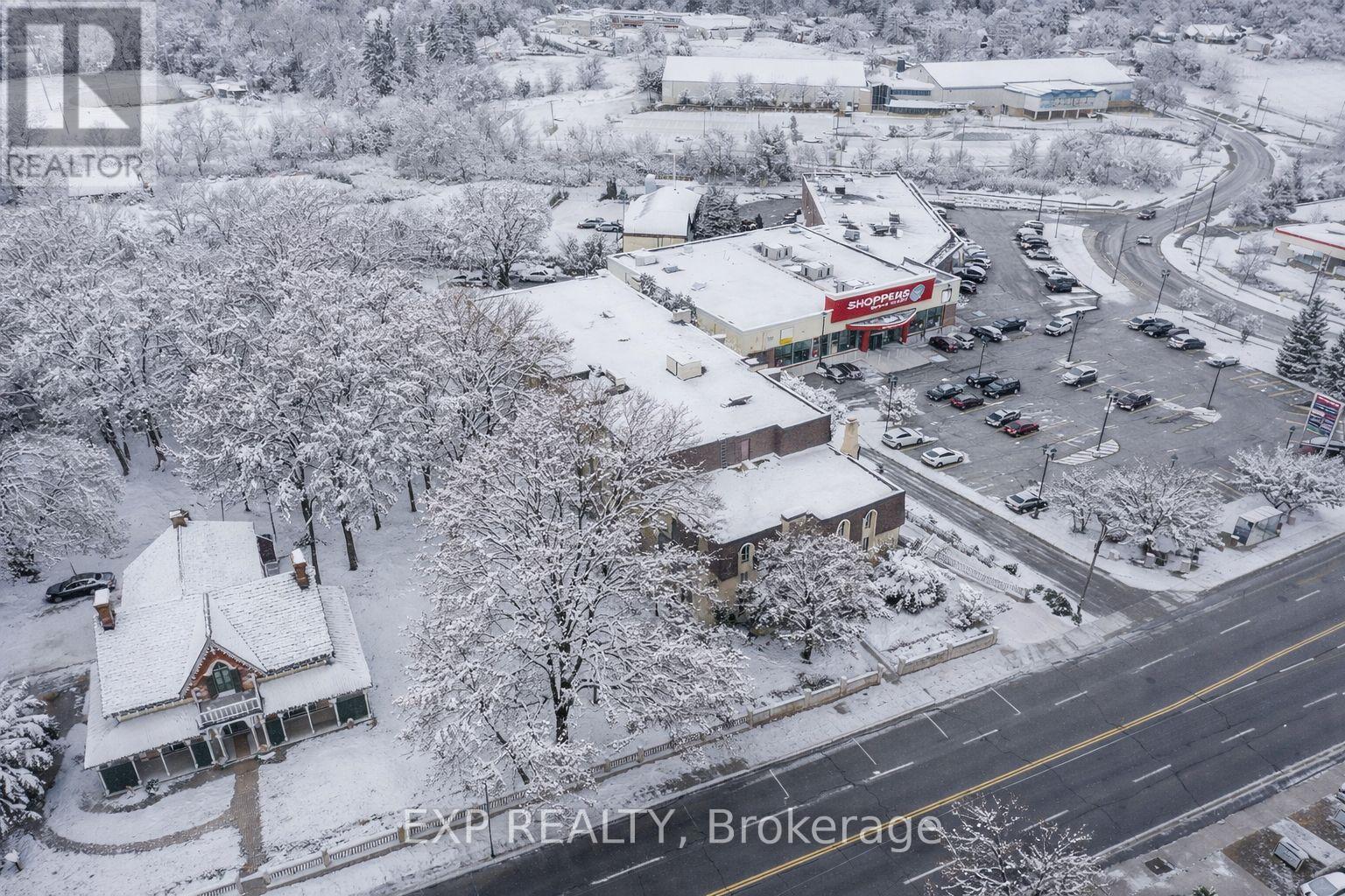 203 - 15390 Yonge Street, Aurora, Ontario  L4G 1N8 - Photo 1 - N12466950