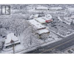 203 - 15390 YONGE STREET, Aurora, Ontario