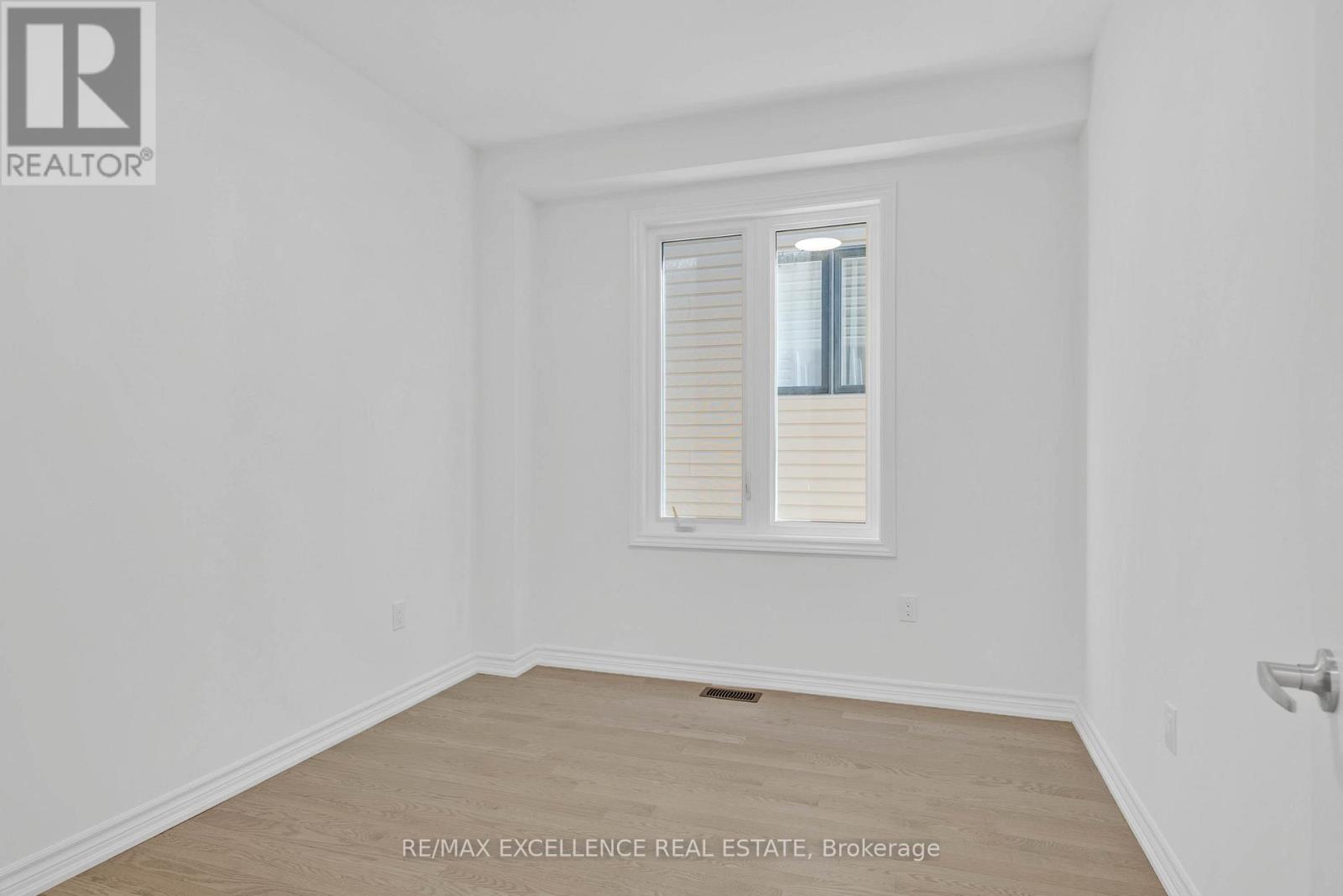 91 Berkely Street, Wasaga Beach, Ontario  L9Z 2N6 - Photo 15 - S12713936