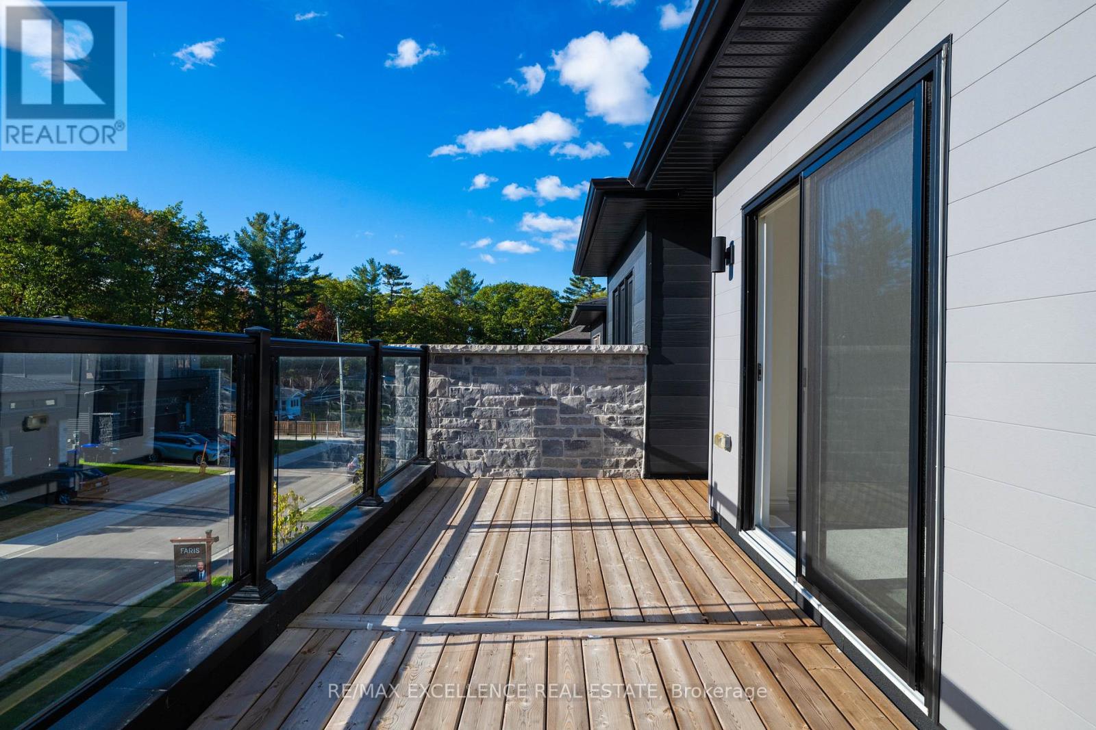 91 Berkely Street, Wasaga Beach, Ontario  L9Z 2N6 - Photo 35 - S12713936