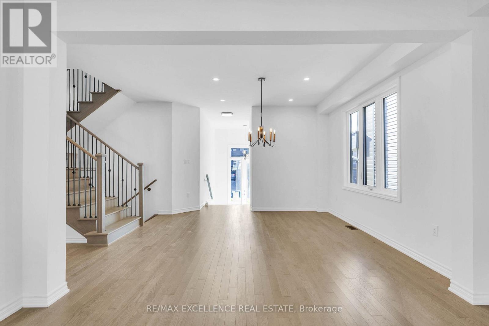 91 Berkely Street, Wasaga Beach, Ontario  L9Z 2N6 - Photo 8 - S12713936