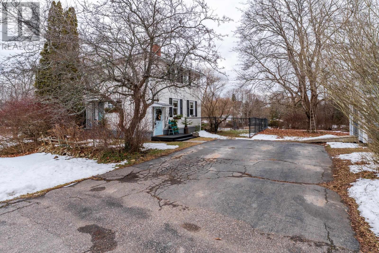 3 Reagh Avenue, Middleton, Nova Scotia  B0S 1P0 - Photo 3 - 202601166