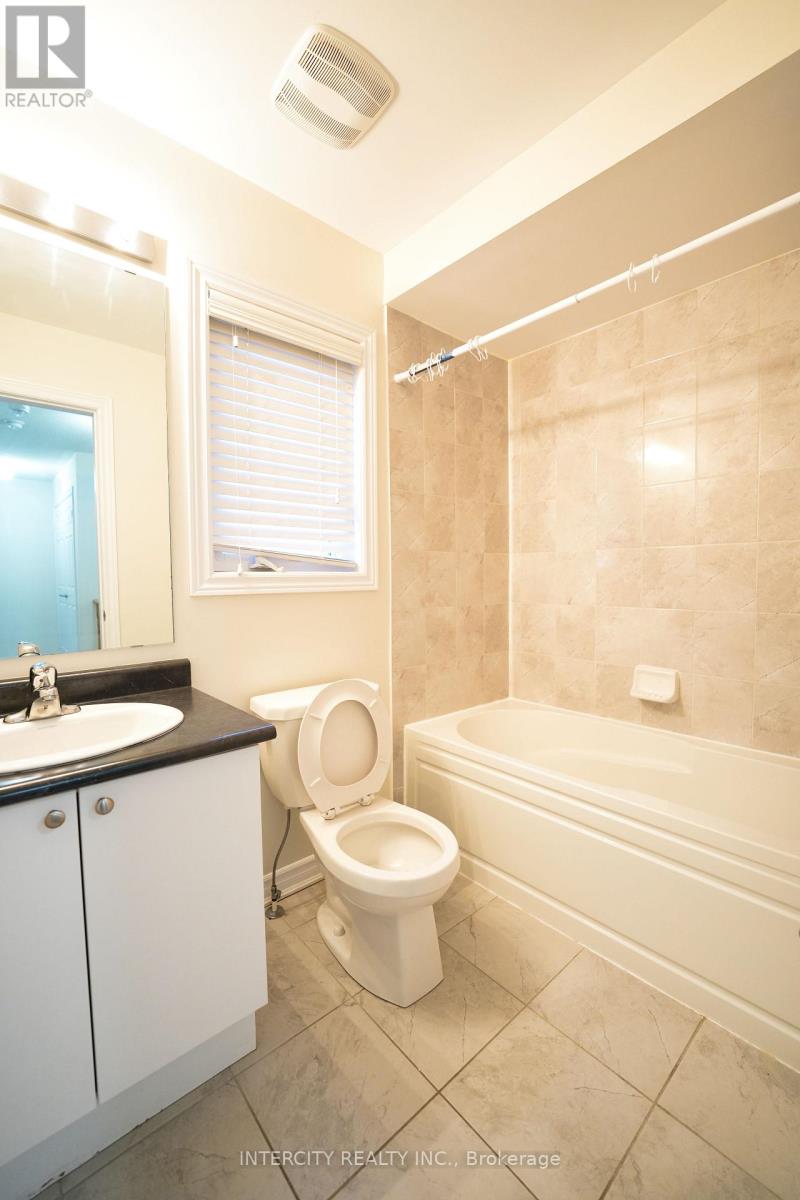 41 - 200 Veterans Drive, Brampton, Ontario  L7A 4S6 - Photo 10 - W12713882