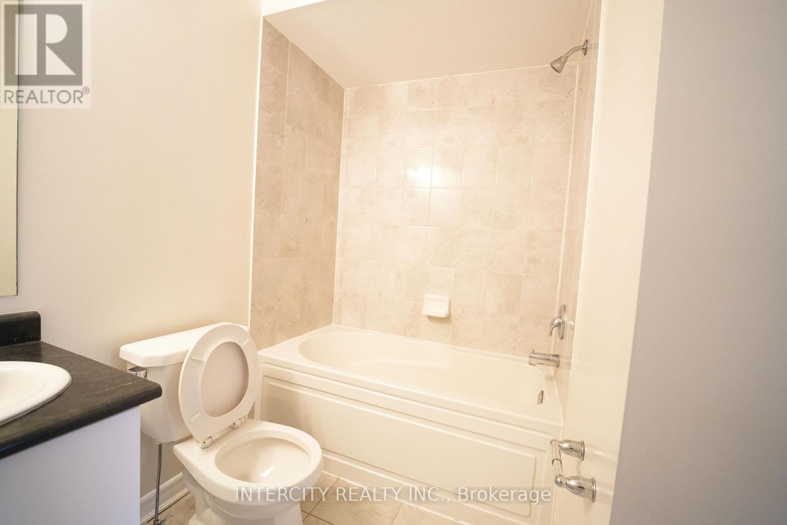 41 - 200 Veterans Drive, Brampton, Ontario  L7A 4S6 - Photo 14 - W12713882