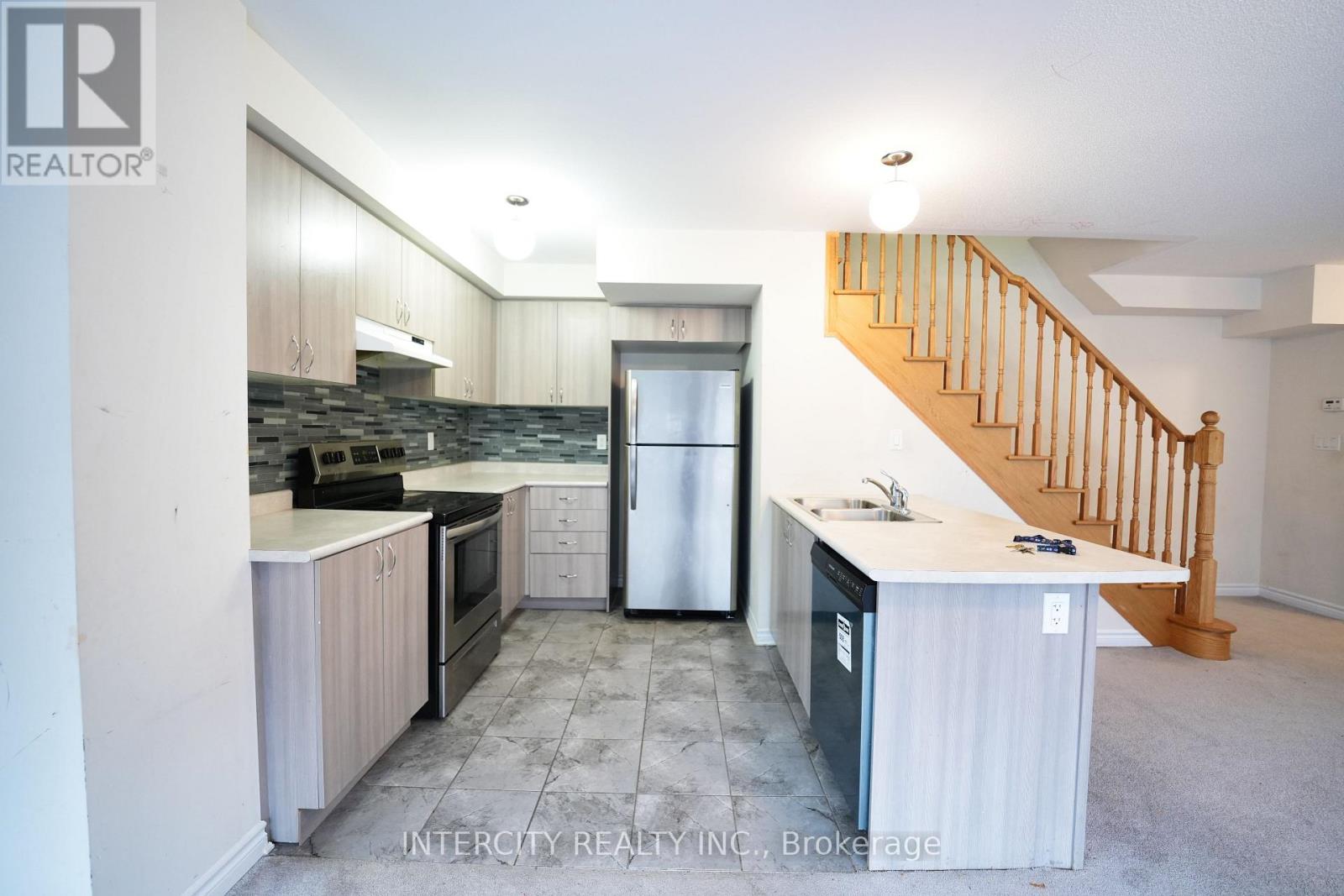 41 - 200 Veterans Drive, Brampton, Ontario  L7A 4S6 - Photo 7 - W12713882