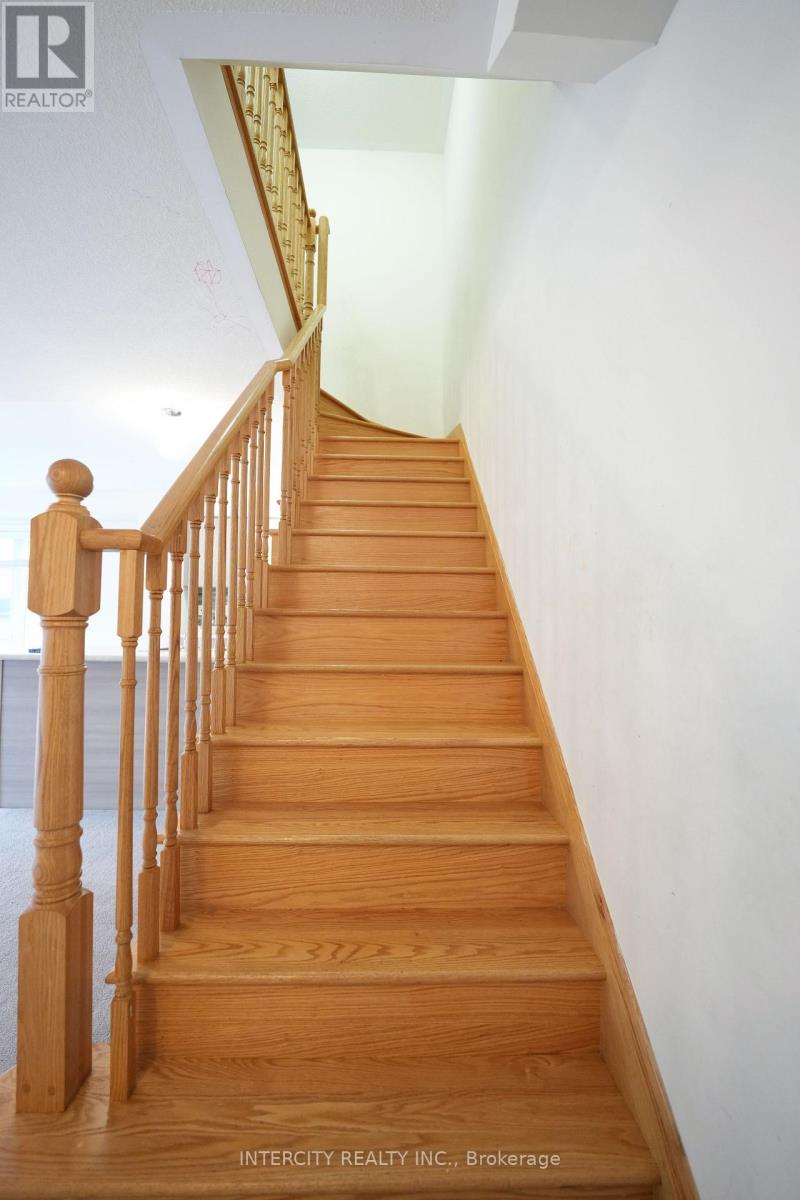 41 - 200 Veterans Drive, Brampton, Ontario  L7A 4S6 - Photo 8 - W12713882