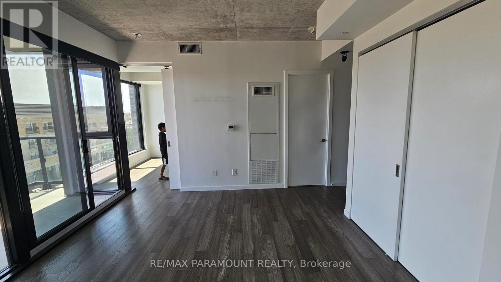 415 - 7 Smith Crescent, Toronto, Ontario  M8Z 0G3 - Photo 12 - W12713916