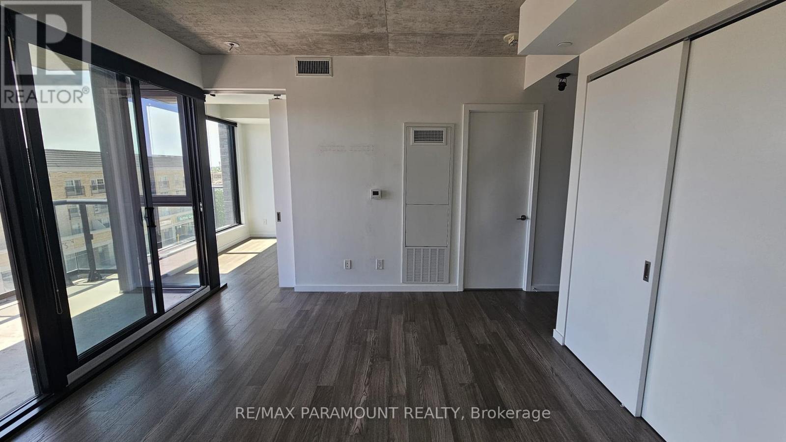 415 - 7 Smith Crescent, Toronto, Ontario  M8Z 0G3 - Photo 5 - W12713916